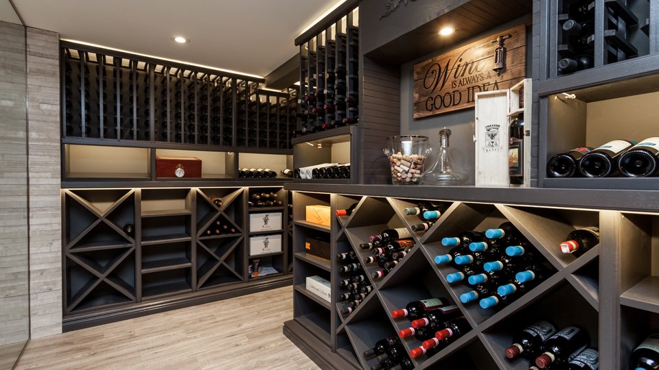 Basement Bar, tasting room and wine cellar